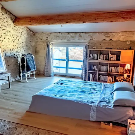 Hébergement de vacances La Fabuleuse 2etoiles *